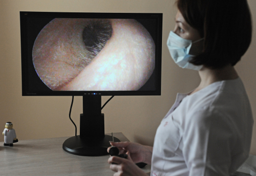 Житель Подмосковья чуть не оглох из-за куска старой беруши, с которым ходил два года