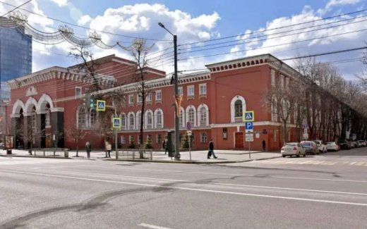 Московская «Культреставрация» снова получила контракт уже на второй этап реставрации Дома офицеров за 300 млн рублей