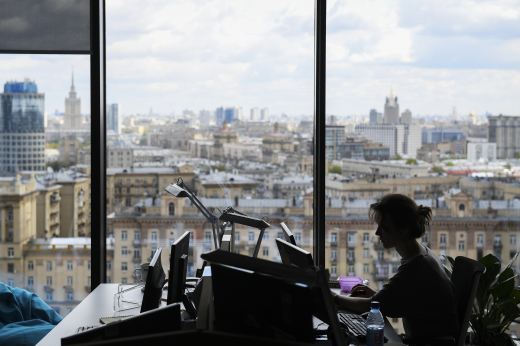 Работа в мартовские праздники должна оплачиваться в двойном размере