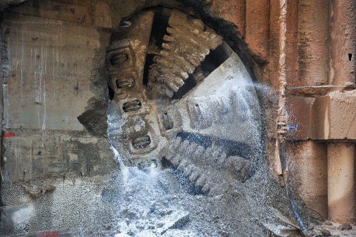 В Москве показали уникальный тоннелепроходческий щит с гидропригрузом