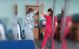 Воронежец станцевал вальс с врачом, которая поставила его на ноги после инсульта