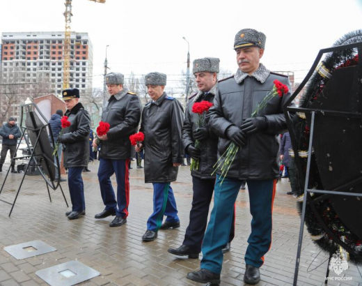 Тopжественной церемонии возложения венков и цветов