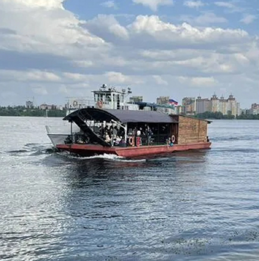 Плавучий бар продают в Воронеже за 10 млн рублей