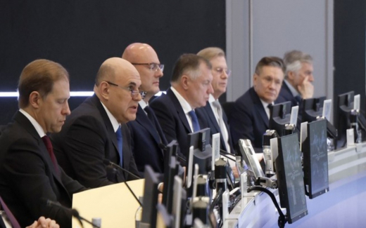 Мишустин объявил о мерах по сдерживанию цен на топливо и удобрения внутри страны