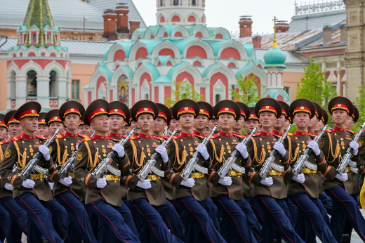 Военные КНДР впервые прошли по брусчатке Красной площади в честь дня Победы