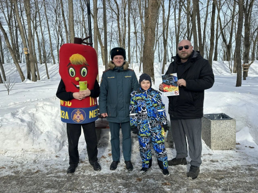 Сотрудники МЧС провели профилактические мероприятия на праздновании 23 февраля в Рузе