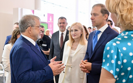 Достижения ГК «Молвест» в глубокой переработке молока отметил Денис Мантуров на форуме «Биопром»