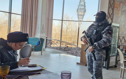 Приставы силой закрыли ресторан «Ярды Superbar» бизнесмена Халилова в Воронеже