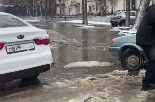 В Воронеже затопило улицы у стадиона профсоюзов