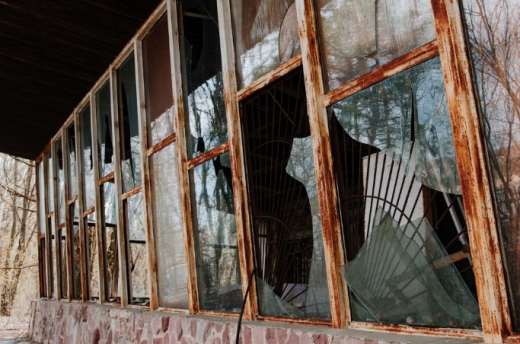 Обломок беспилотника рухнул на дачный домик в Воронеже