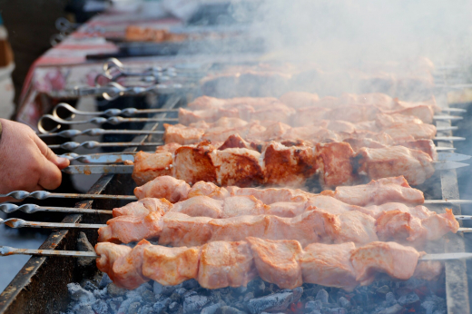 В 2026 году шашлычный набор в России стоит порядка 4986 рублей