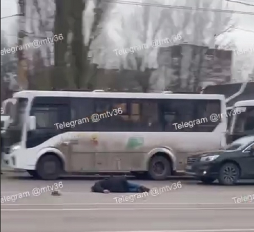 «Нива» сбила воронежца, который перебегал дорогу на Ленинском проспекте