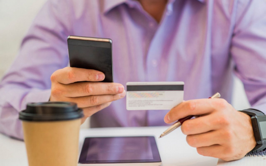 ЦБ обязал банки объяснять клиентам блокировки карт