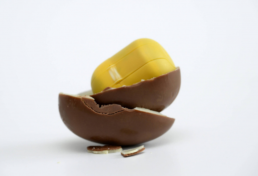 В Москве упаковщикам киндеров-сюрпризов предложили зарплату до 160 тысяч рублей