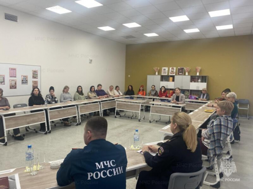 В Чехове сотрудники МЧС приняли участие в заседании муниципального Совета родителей