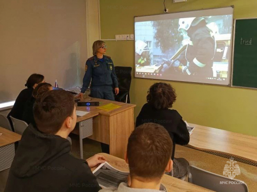 Школьникам Каширы рассказали о возможности обучения в вузах МЧС России