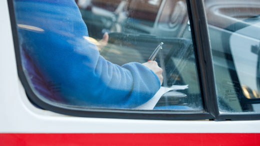 Московскую пенсионерку избили и попытались отравить ядом из-за квартиры