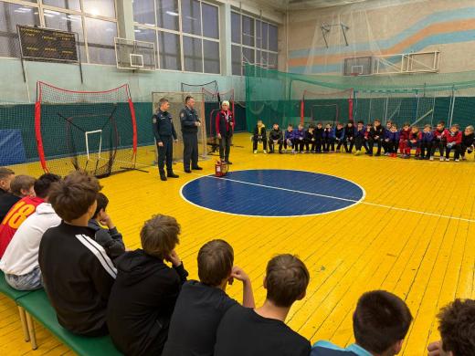 Сотрудники МЧС России встретились с юными спортсменами Балашихи