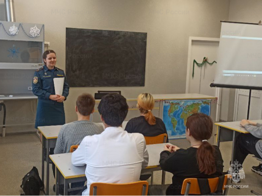 Урок безопасности для школьников: как встретить Новый год без происшествий