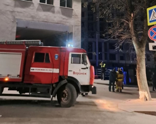 Беспилотник повредил строящийся дом в Воронеже