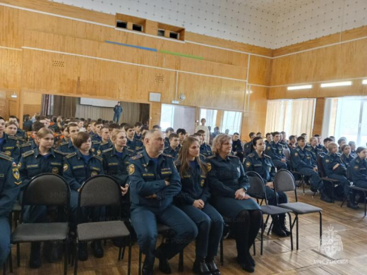 Будущее спасения: встреча сотрудников МЧС с учащимися Раменского колледжа