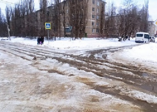 В Воронеже дети не могут добраться до школы из-за потопа