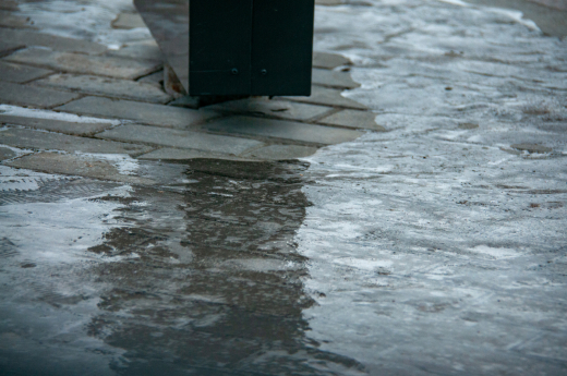 В Москве объявлен желтый уровень погодной опасности из-за гололедицы