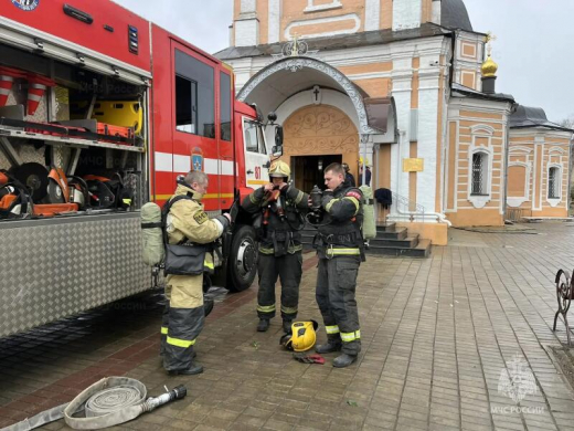 Пожарно-тактические учения проведены в храме Сергиева Посада