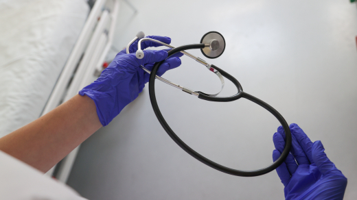 В Боткинской больнице спасли мужчину со смещением желудка в грудную клетку из-за ДТП