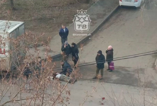 В Воронеже на Кривошеина кроссовер сбил пешехода