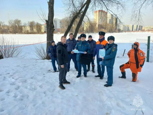 Сотрудники МЧС России проводят мониторинг водоемов в Пушкинском городском округе