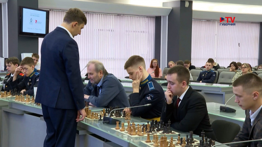 Сенатор-гроссмейстер провёл сеанс одновременной игры в Воронеже