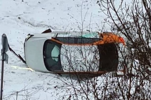 «Новый вид параллельной парковки» от водителя каршеринга рассмешил россиян