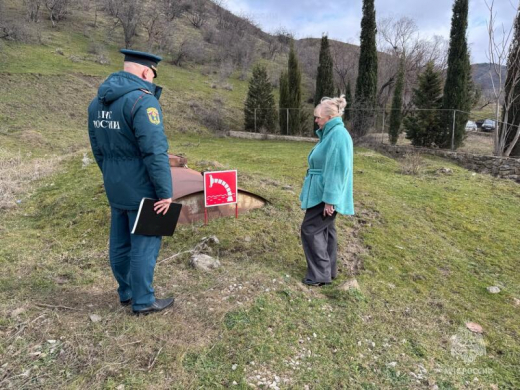 В Крыму сотрудники МЧС России ведут активную профилактическую работу с главами администраций сельских поселений и членами садоводческих товариществ