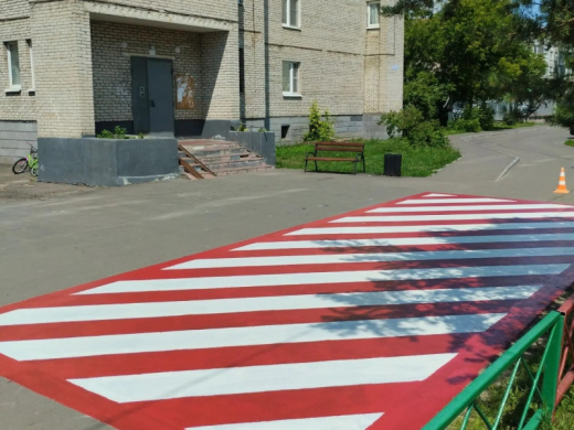 В Павловском Посаде идет активная работа по нанесению во дворах разметки для спецтранспорта