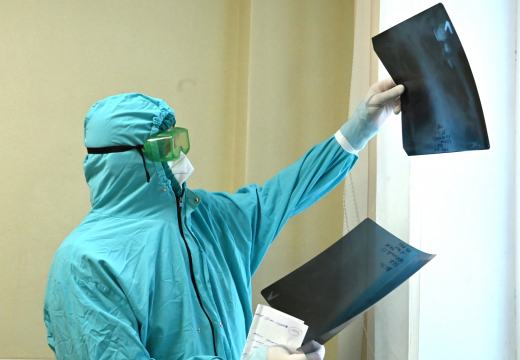 Вирусолог предупредил россиян о новой волне коронавируса