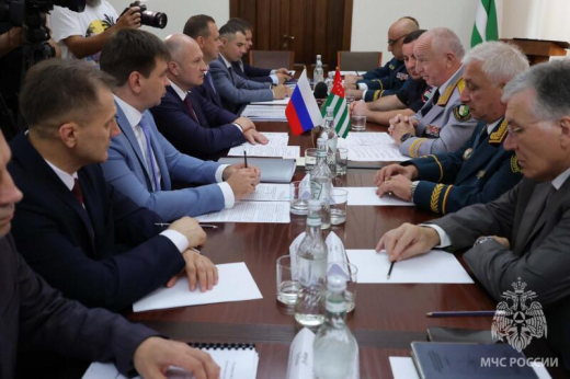 Александр Куренков принял участие в работе Российско-Абхазской комиссии по сотрудничеству в области предупреждения и ликвидации чрезвычайных ситуаций
