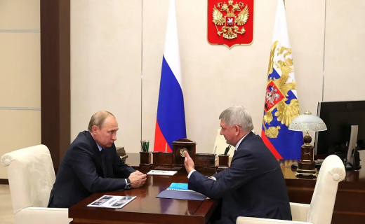 Президента России Владимира Путина поздравил с 74-летием губернатор Воронежской области Александр Гусев