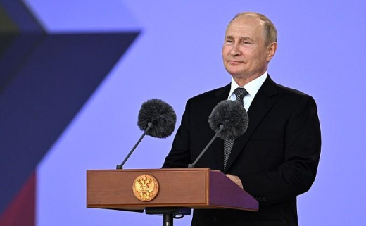 Владимир Путин учредил звание «Мать-героиня»