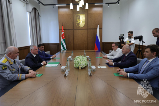 Глава МЧС России и Президент Республики Абхазия провели двустороннюю встречу