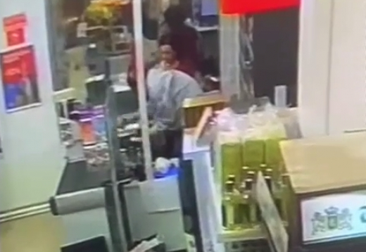 Опубликовано видео нападения грабителей в масках в Воронеже