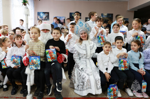 Новогоднее волшебство oт МЧС России: праздник для слабослышащих детей Крыма