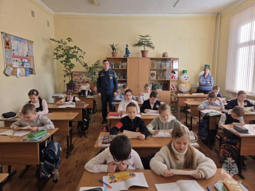 В Ступине учащихся начальной школы обучают правилам поведения при пожаре