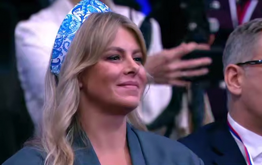 Президент ответил на вопрос девушки в кокошнике о повышении утильсбора в России