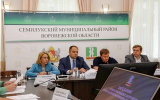 Максима Зацепина утвердили главой Семилукского района