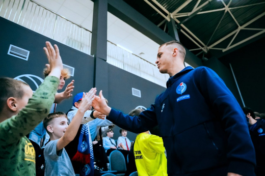 Футболисты «Факела» сыграли с воронежскими школьниками