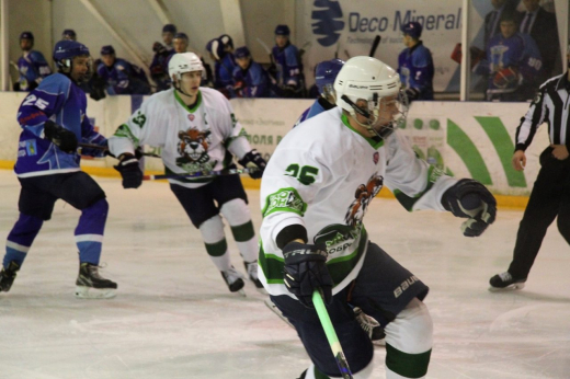 Хоккеисты из Боброва дважды разгромили белгородцев