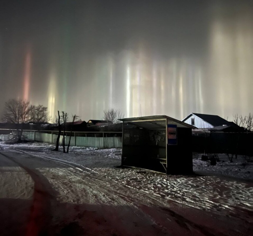 Световые столбы озарили небо в Воронежской области