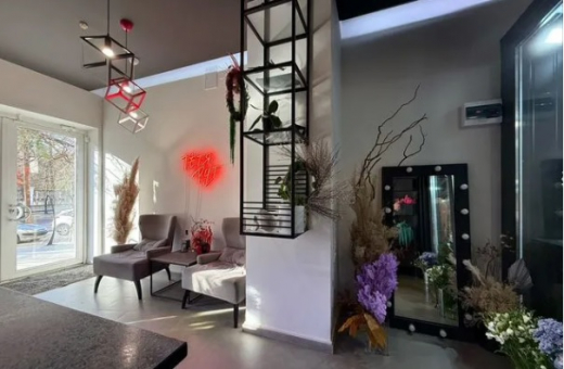 Цветочный магазин в центре Воронежа продают за 3,5 млн рублей