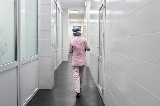 Двое москвичей попали в больницу после капельниц с иммуностимуляторами с плацентой